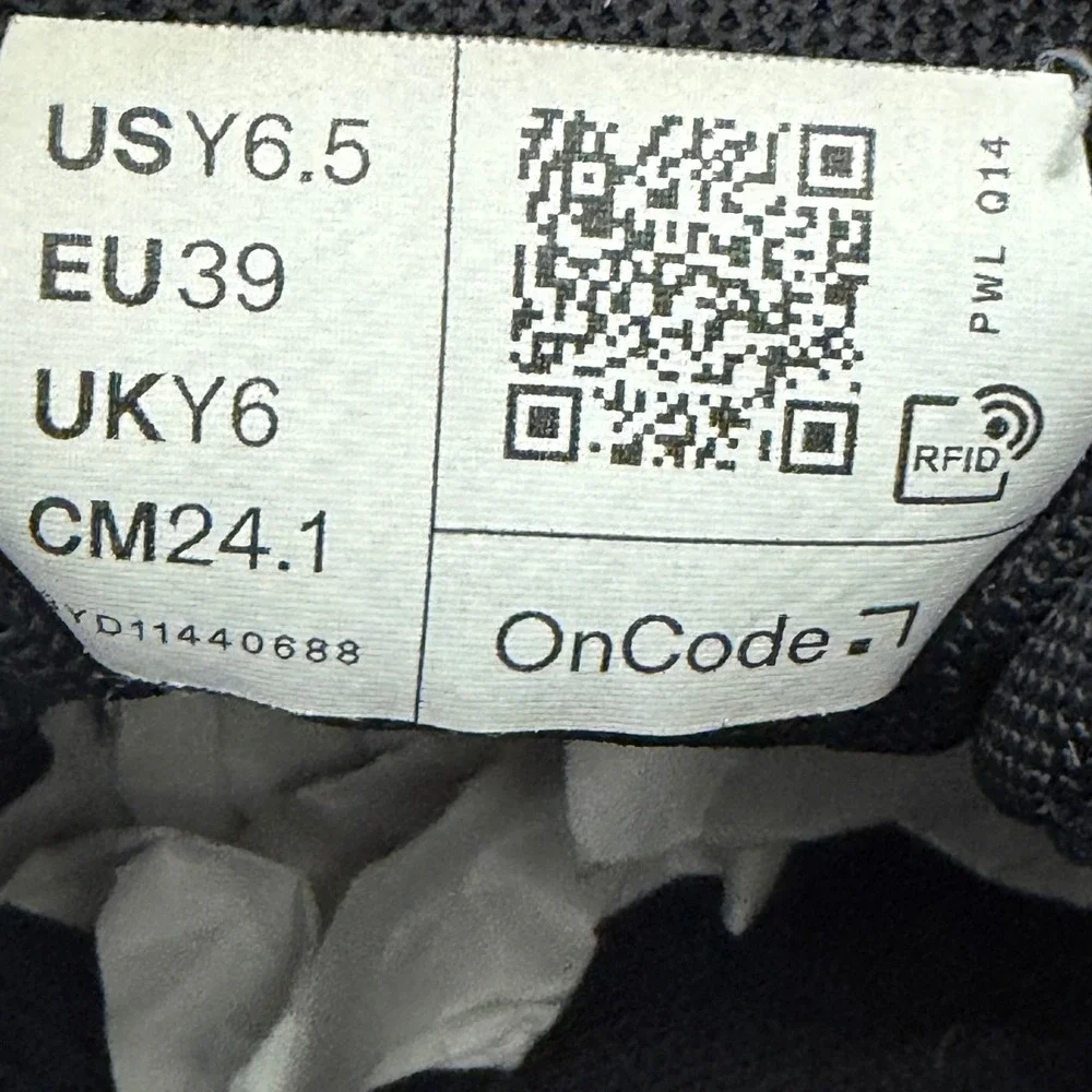 On Cloud Kids Running Shoes Navy Black Sneakers 6.5Y EU 39 YD11440688